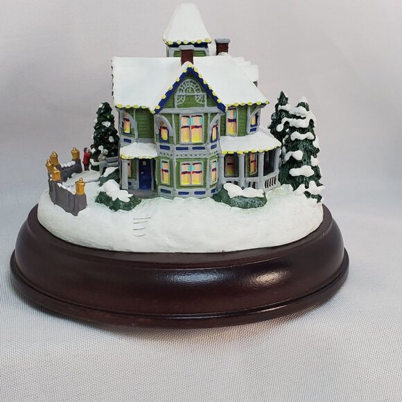 Thomas Kinkade's Victorian Lights Christmas Day Celebration of Lights Collection - Picture 4 of 13